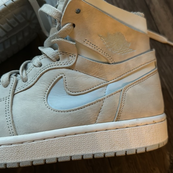 Nike Jordan 1 High Grey pastel blue shoes women’s size 8 - Picture 7 of 7